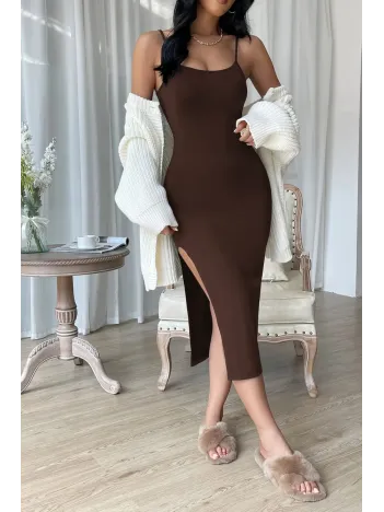 Kadın Kahverengi Yırtmaçlı Diz Altı Vücüdu Saran Gecelik – Modern Ve Şık Tasarım