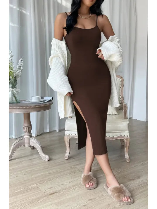 Kadın Kahverengi Yırtmaçlı Diz Altı Vücüdu Saran Gecelik – Modern Ve Şık Tasarım