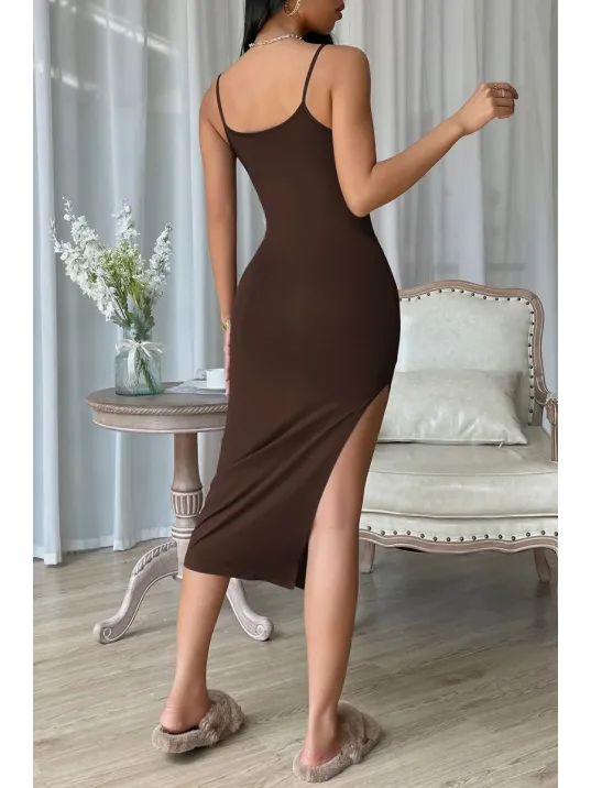 Kadın Kahverengi Yırtmaçlı Diz Altı Vücüdu Saran Gecelik – Modern Ve Şık Tasarım