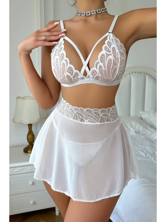 Kadın Beyaz Göğsü Ve Beli Dantel Detaylı Etekli Takım – Modern, Konforlu Ve Günlük Kombinlere Uygun