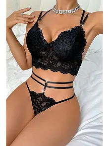 Kadın Siyah Çift Sıra Çapraz Askılı Cut-out Tanga Detaylı Şık Takım – Modern, Konforlu Ve Günlük Kombinlere Uygun
