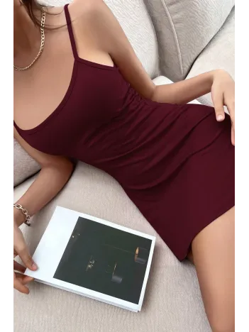 Kadın Bordo Sırt Kısmı Komple Dantelli Mini Gecelik – Modern Ve Şık Tasarım Kadın Bordo Sırt Kısmı Komple Dantelli Mini Gecelik – Modern Ve Şık Tasarım