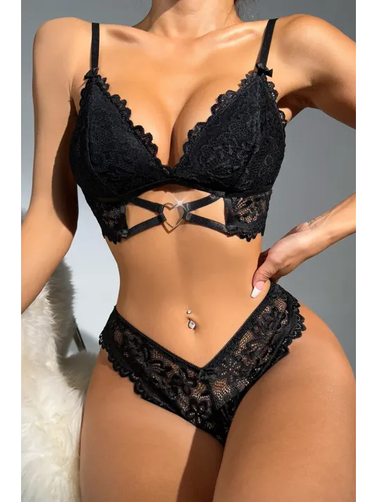 Kadın Siyah Kalp Tokalı Çapraz Lastik Detaylı Dantel İç Çamaşır Takımı Kadın Siyah Kalp Tokalı Çapraz Lastik Detaylı Dantel İç Çamaşır Takımı