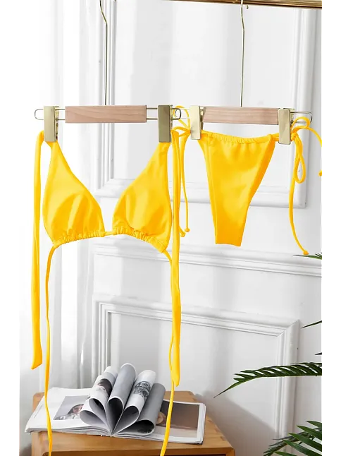 Kadın Sarı Yandan Bağlamalı Tangalı Üçgen Bikini Mayo Takımı – Modern, Konforlu Ve Günlük Kombinlere Uygun