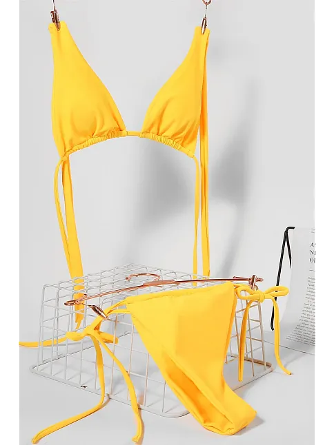 Kadın Sarı Yandan Bağlamalı Tangalı Üçgen Bikini Mayo Takımı – Modern, Konforlu Ve Günlük Kombinlere Uygun
