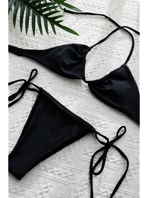 Kadın Siyah Yandan Bağlamalı Tangalı Üçgen Bikini Mayo Takımı – Modern, Konforlu Ve Günlük Kombinlere Uygun