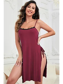 Kadın Bordo Cut Out Detaylı Yırtmaçlı Sexy Gecelik – Modern Ve Şık Tasarım