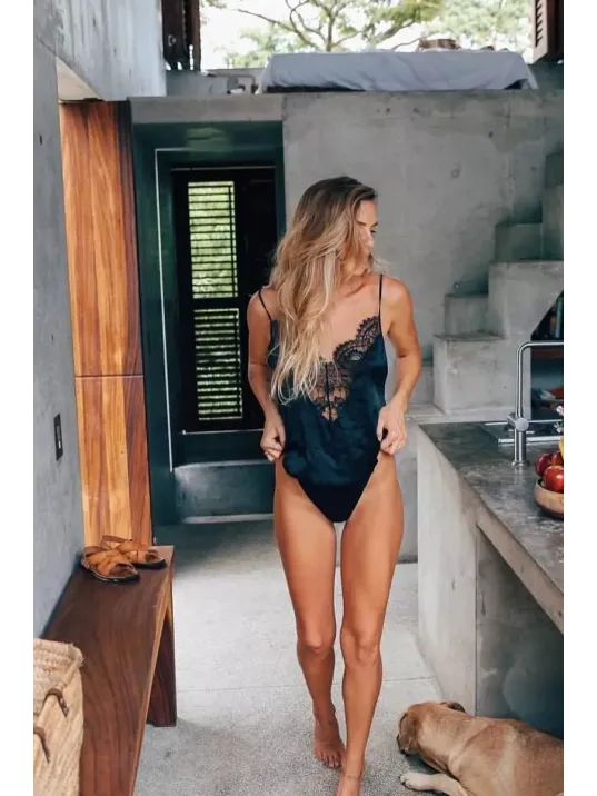 Kadın Siyah Saten Dantel Işlemli Tulum Gecelik – Modern Ve Şık Tasarım