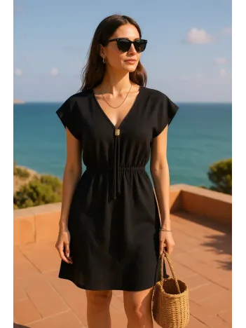 Kadın Siyah Yanları Yırtmaçlı Tokalı V Yaka Mini Plaj Elbisesi – Şık, Rahat Ve 4 Mevsim Kullanıma Uygun
