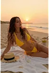 Kadın Sarı Yandan Bağlamalı Tangalı Üçgen Bikini Mayo Takımı – Modern, Konforlu Ve Günlük Kombinlere Uygun
