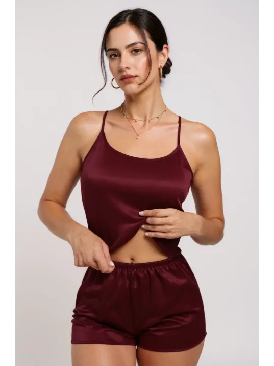 Kadın Bordo Asimetrik Sırt Dekolte Detaylı Şık Şortlu Gecelik Takım – Modern, Konforlu Ve Günlük Kombinlere Uygun