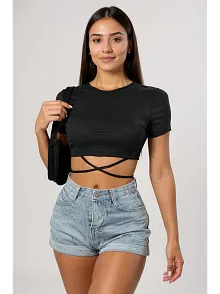 Kadın Siyah Yarım Kol Çapraz Bağlamalı Crop Top Bluz – Şık, Rahat Ve Kolay Kombinlenebilir