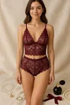 Kadın Bordo Dantel Bralet Şort Takımı – Asil Ve Sofistike İç Giyim Kadın Bordo Dantel Bralet Şort Takımı – Asil Ve Sofistike İç Giyim
