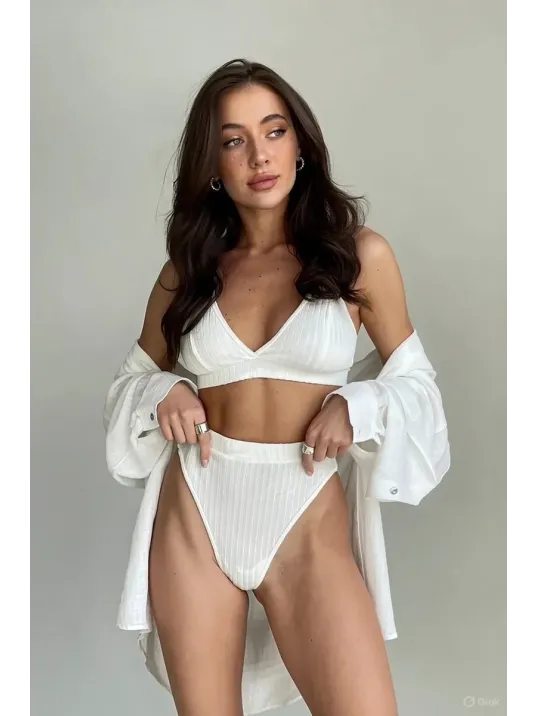 Kadın Beyaz Yüksek Bel Dolgusuz Slip Takım – Modern, Konforlu Ve Günlük Kombinlere Uygun Kadın Beyaz Yüksek Bel Dolgusuz Slip Takım – Modern, Konforlu Ve Günlük Kombinlere Uygun