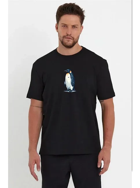 Erkek Oversize Tişört - Sırt Baskılı "survivor Penguin" Temalı, Felsefi Yazılı Bisiklet Yaka Tişört - Siyah Erkek Oversize Tişört - Sırt Baskılı "survivor Penguin" Temalı, Felsefi Yazılı Bisiklet Yaka Tişört - Siyah