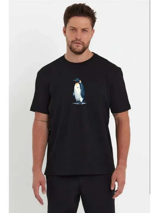 Erkek Oversize Tişört - Sırt Baskılı "survivor Penguin" Temalı, Felsefi Yazılı Bisiklet Yaka Tişört - Siyah Erkek Oversize Tişört - Sırt Baskılı "survivor Penguin" Temalı, Felsefi Yazılı Bisiklet Yaka Tişört - Siyah