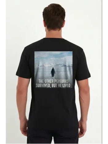 Erkek Oversize Tişört - Sırt Baskılı "survivor Penguin" Temalı, Felsefi Yazılı Bisiklet Yaka Tişört - Siyah Erkek Oversize Tişört - Sırt Baskılı "survivor Penguin" Temalı, Felsefi Yazılı Bisiklet Yaka Tişört - Siyah