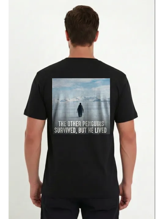 Erkek Oversize Tişört - Sırt Baskılı "survivor Penguin" Temalı, Felsefi Yazılı Bisiklet Yaka Tişört - Siyah Erkek Oversize Tişört - Sırt Baskılı "survivor Penguin" Temalı, Felsefi Yazılı Bisiklet Yaka Tişört - Siyah