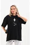 Kadın Nihilist Penguen Temalı Oversize Bisiklet Yaka Tişört - Siyah