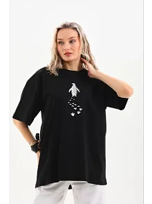 Kadın Nihilist Penguen Temalı Oversize Bisiklet Yaka Tişört - Siyah