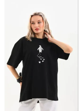 Kadın Nihilist Penguen Temalı Oversize Bisiklet Yaka Tişört - Siyah