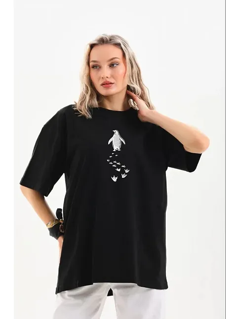 Kadın Nihilist Penguen Temalı Oversize Bisiklet Yaka Tişört - Siyah