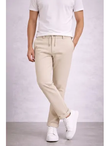 Erkek Diagonel Mikro Dokulu Duble Paça Cepli Pantolon Bağcıklı Bel, Modern Kesim - Krem Erkek Diagonel Mikro Dokulu Duble Paça Cepli Pantolon Bağcıklı Bel, Modern Kesim - Krem