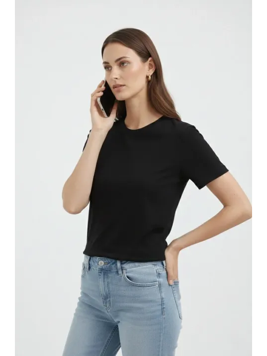 Kadın Bisiklet Yaka Tişört Regular Kalıp Basic Pamuklu Günlük Kullanım T-shirt - Siyah Kadın Bisiklet Yaka Tişört Regular Kalıp Basic Pamuklu Günlük Kullanım T-shirt - Siyah