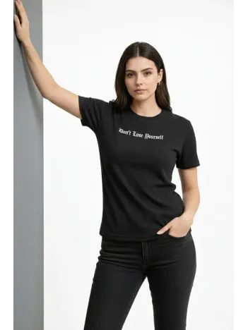 Kadın Wafıl Kumaş Tişört Regular Kalıp Bisiklet Yaka Baskılı Günlük Basic T-shirt - Siyah Kadın Wafıl Kumaş Tişört Regular Kalıp Bisiklet Yaka Baskılı Günlük Basic T-shirt - Siyah