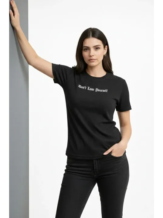 Kadın Wafıl Kumaş Tişört Regular Kalıp Bisiklet Yaka Baskılı Günlük Basic T-shirt - Siyah