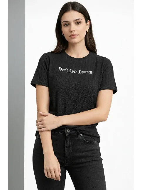 Kadın Wafıl Kumaş Tişört Regular Kalıp Bisiklet Yaka Baskılı Günlük Basic T-shirt - Siyah