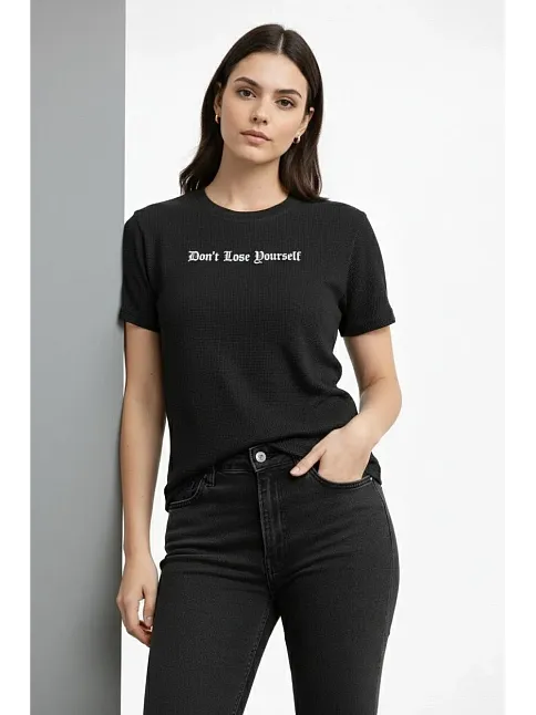 Kadın Wafıl Kumaş Tişört Regular Kalıp Bisiklet Yaka Baskılı Günlük Basic T-shirt - Siyah