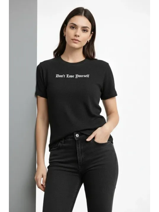 Kadın Wafıl Kumaş Tişört Regular Kalıp Bisiklet Yaka Baskılı Günlük Basic T-shirt - Siyah