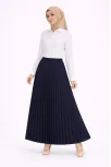 Tesettür Beyaz Gömlekli Pliseli Etek İkili Takım Gündelik Ve Ofis Şıklığı - Lacivert