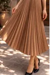 Kadın 90 Cm Saten Kumaş Pliseli Midi Etek Şık Ve Zarif Tasarım - Kahverengi
