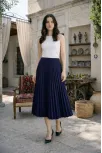 Kadın 90 Cm Saten Kumaş Pliseli Midi Etek Şık Ve Zarif Tasarım - Lacivert Kadın 90 Cm Saten Kumaş Pliseli Midi Etek Şık Ve Zarif Tasarım - Lacivert