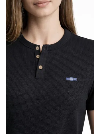 Kadın Waffle Dokulu Likralı Henley Yaka Düğmeli Regular Kısa Kollu T-shirt - Siyah