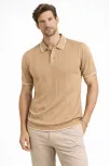 Erkek Düğmeli Yaka Triko Dokuma Tişört Desenli Yazlık Şık Günlük Triko Tişört - Kahverengi