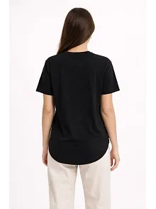 Kadın Basic T-shirt Kısa Kol Bisiklet Yaka Oval Kesim Tişört - Siyah Kadın Basic T-shirt Kısa Kol Bisiklet Yaka Oval Kesim Tişört - Siyah
