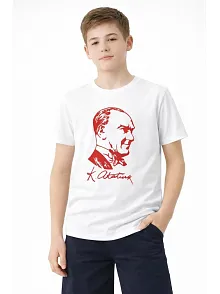 Erkek Çocuk Atatürk Baskılı Tişört Kısa Kollu Bisiklet Yaka T-shirt - Beyaz Erkek Çocuk Atatürk Baskılı Tişört Kısa Kollu Bisiklet Yaka T-shirt - Beyaz