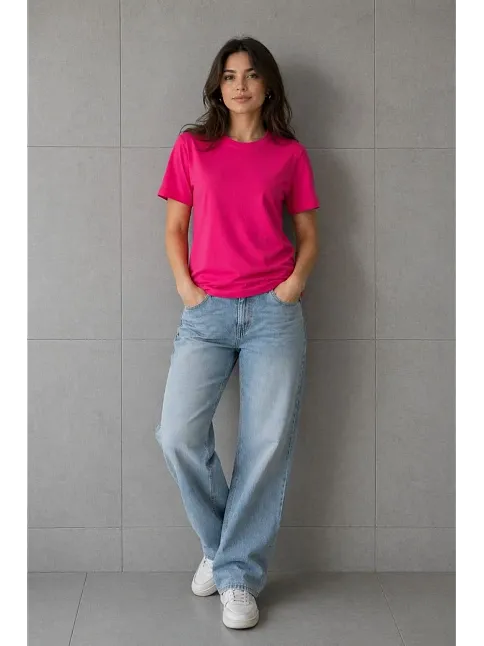 Kadın Basic Pamuklu Tişört Bisiklet Yaka Düz Renk Relaxed Fit T-shirt - Fuşya Kadın Basic Pamuklu Tişört Bisiklet Yaka Düz Renk Relaxed Fit T-shirt - Fuşya
