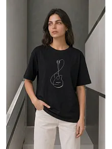 Kadın Minimal Gitar Baskılı Tişört T-shirt Yazlık Kısa Kol Bisiklet Yaka T-shirt - Siyah
