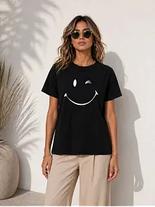 Kadın Minimal Gülümseyen Yüz Baskılı Tişört Kısa Kol Yazlık T-shirt - Siyah Kadın Minimal Gülümseyen Yüz Baskılı Tişört Kısa Kol Yazlık T-shirt - Siyah
