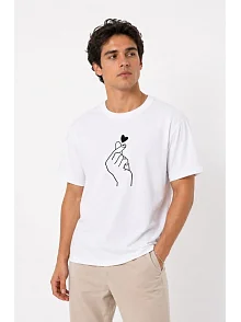 Erkek Kore Parmak Kalp Aşk Temalı Minimal Baskılı Tişört Yazlık Kısa Kol T-shirt - Beyaz
