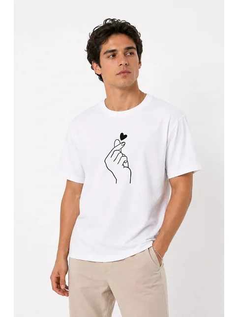 Erkek Kore Parmak Kalp Aşk Temalı Minimal Baskılı Tişört Yazlık Kısa Kol T-shirt - Beyaz Erkek Kore Parmak Kalp Aşk Temalı Minimal Baskılı Tişört Yazlık Kısa Kol T-shirt - Beyaz