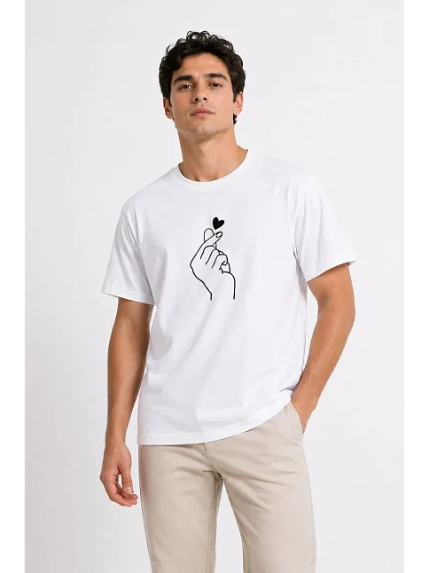 Erkek Kore Parmak Kalp Aşk Temalı Minimal Baskılı Tişört Yazlık Kısa Kol T-shirt - Beyaz Erkek Kore Parmak Kalp Aşk Temalı Minimal Baskılı Tişört Yazlık Kısa Kol T-shirt - Beyaz