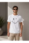 Erkek Minimal Gülümseyen Yüz Baskılı Tişört Kısa Kol Yazlık T-shirt - Beyaz Erkek Minimal Gülümseyen Yüz Baskılı Tişört Kısa Kol Yazlık T-shirt - Beyaz