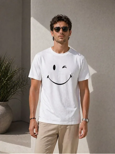 Erkek Minimal Gülümseyen Yüz Baskılı Tişört Kısa Kol Yazlık T-shirt - Beyaz Erkek Minimal Gülümseyen Yüz Baskılı Tişört Kısa Kol Yazlık T-shirt - Beyaz