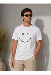 Erkek Minimal Gülümseyen Yüz Baskılı Tişört Kısa Kol Yazlık T-shirt - Beyaz Erkek Minimal Gülümseyen Yüz Baskılı Tişört Kısa Kol Yazlık T-shirt - Beyaz