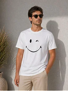 Erkek Minimal Gülümseyen Yüz Baskılı Tişört Kısa Kol Yazlık T-shirt - Beyaz